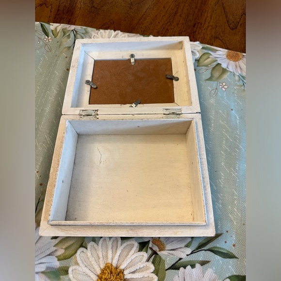 Cute coastal trinket box, white wash box, picture frame top excellent condition - Picture 13 of 13